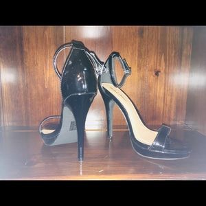 Black heels 💐